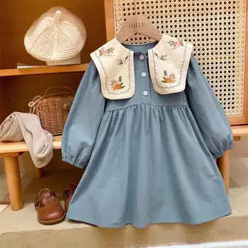 Новинка осени 2023 года, хлопковое платье для девочек с вышивкой на лацканах 2-9 лет, модные мягкие платья принцесс