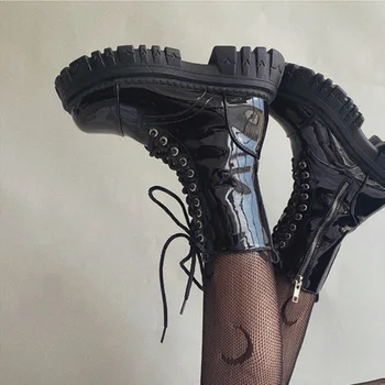 Зимние Новые байкерские ботинки в стиле панк, готический брендовый дизайн, блестящие кожаные армейские женские ботинки на толстой подошве, уличные крутые черные полуботинки на молнии